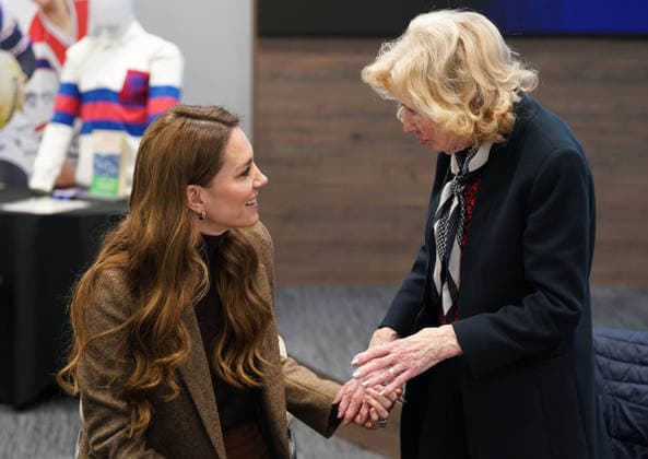 The Princess of Wales Visits Communities in the North of England 27 01 2026. Wakefield, UK. The Princess of Wales during a visit to Wakefield Trinity Rugby League club. Her Royal Highness met Marc Lovering, the RFL™s Director of Performance and Development. The Princess then joined a session with the In Touch programme, which provides an open space for elderly people within the local community to help tackle social isolation by hosting quizzes, workshops and stadium tours. The Princess also met with young people from Wakefield™s Inspiring Futures programme, which supports those who are at risk of anti-social behaviour and youth crime through goal setting, stress management, and teamwork. Finally, Her Royal Highness headed out to the rug  Copyright: xPetexMaclainex xAvalonx 1069781583