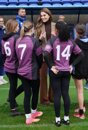 The Princess of Wales Visits Communities in the North of England 27 01 2026. Wakefield, UK. The Princess of Wales during a visit to Wakefield Trinity Rugby League club. Her Royal Highness met Marc Lovering, the RFL™s Director of Performance and Development. The Princess then joined a session with the In Touch programme, which provides an open space for elderly people within the local community to help tackle social isolation by hosting quizzes, workshops and stadium tours. The Princess also met with young people from Wakefield™s Inspiring Futures programme, which supports those who are at risk of anti-social behaviour and youth crime through goal setting, stress management, and teamwork. Finally, Her Royal Highness headed out to the rug  Copyright: xPetexMaclainex xAvalonx 1069787610
