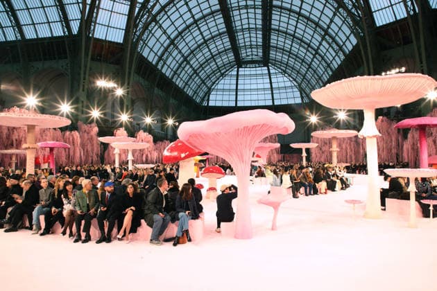 Illustration of the Grand Palais Chanel Front Row Fashion Show, Haute Couture Spring Summer 2026 Collection, as part of Paris Fashion Week on January 27, 2026 in Paris, France Bertrand Rindoff Bestimage Chanel Haute Couture Spring Summer 2026 show as part of Paris Fashion Week on January 27, 2026 in Paris, France Paris France  Copyright: xBERTRANDxRINDOFFxPETROFFx xBESTIMAGExBERTRANDxRINDOFFxPETROFFx xBESTIMAGEx