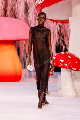 Awar Odhiang Chanel Haute Couture Collection Spring Summer 2026 show as part of Paris Fashion Week PFW au Grand Palais, à Paris, France, le 27 janvier 2026 Runway Chanel Haute Couture Week Spring Summer 2026 show as part of Paris Fashion Week on January 27, 2026 in Paris, France Paris France  Copyright: xAgencex xBestimagexAgencex xBestimagex