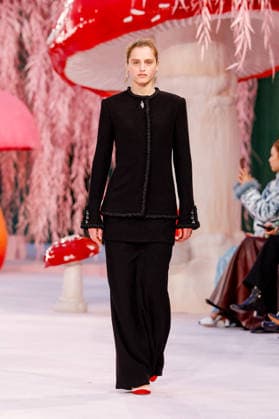 Aditsa Berzeniia Runway Chanel Haute Couture Collection Spring Summer 2026 show as part of Paris Fashion Week PFW au Grand Palais, à Paris, France, le 27 janvier 2026 Runway Chanel Haute Couture Week Spring Summer 2026 show as part of Paris Fashion Week on January 27, 2026 in Paris, France Paris France  Copyright: xAgencex xBestimagexAgencex xBestimagex