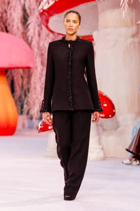 Noémie Lenoir Chanel Haute Couture Collection Spring Summer 2026 show as part of Paris Fashion Week PFW au Grand Palais, à Paris, France, le 27 janvier 2026 Runway Chanel Haute Couture Week Spring Summer 2026 show as part of Paris Fashion Week on January 27, 2026 in Paris, France Paris France  Copyright: xAgencex xBestimagexAgencex xBestimagex