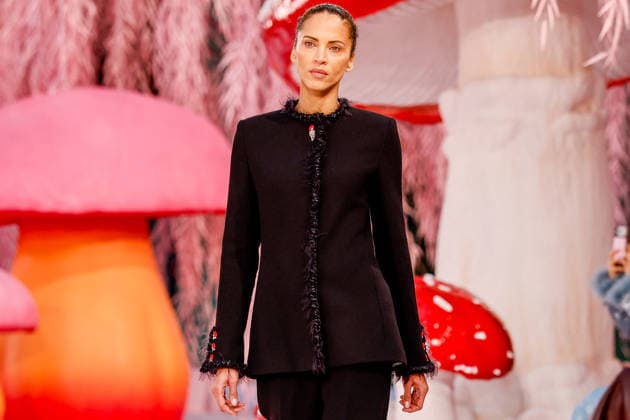Noémie Lenoir Chanel Haute Couture Collection Spring Summer 2026 show as part of Paris Fashion Week PFW au Grand Palais, à Paris, France, le 27 janvier 2026 Runway Chanel Haute Couture Week Spring Summer 2026 show as part of Paris Fashion Week on January 27, 2026 in Paris, France Paris France  Copyright: xAgencex xBestimagexAgencex xBestimagex