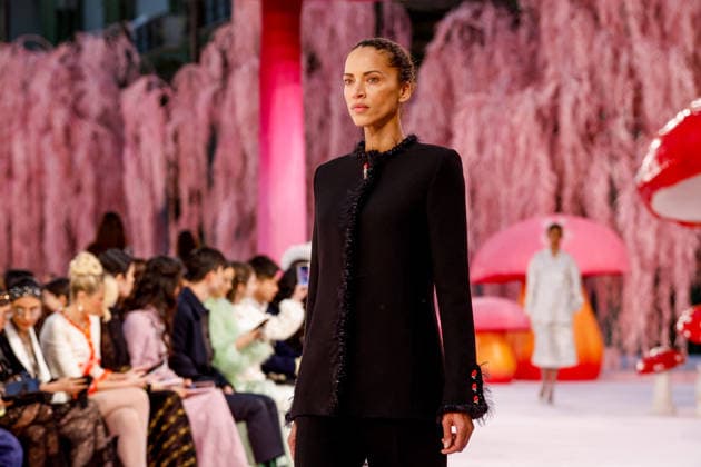 Noémie Lenoir Chanel Haute Couture Collection Spring Summer 2026 show as part of Paris Fashion Week PFW au Grand Palais, à Paris, France, le 27 janvier 2026 Runway Chanel Haute Couture Week Spring Summer 2026 show as part of Paris Fashion Week on January 27, 2026 in Paris, France Paris France  Copyright: xAgencex xBestimagexAgencex xBestimagex