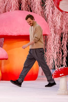 Le créateur de mode Matthieu Blazy Défilé Chanel Collection Haute Couture Printemps Eté 2026 lors de la Fashion Week de Paris PFW au Grand Palais, à Paris, France, le 27 janvier 2026 Runway Chanel Haute Couture Week Spring Summer 2026 show as part of Paris Fashion Week on January 27, 2026 in Paris, France Paris France  Copyright: xAgencex xBestimagexAgencex xBestimagex