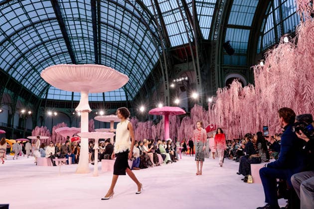 Atmosphere Chanel Haute Couture Collection Spring Summer 2026 show as part of Paris Fashion Week PFW au Grand Palais, à Paris, France, le 27 janvier 2026 Runway Chanel Haute Couture Week Spring Summer 2026 show as part of Paris Fashion Week on January 27, 2026 in Paris, France Paris France  Copyright: xAgencex xBestimagexAgencex xBestimagex