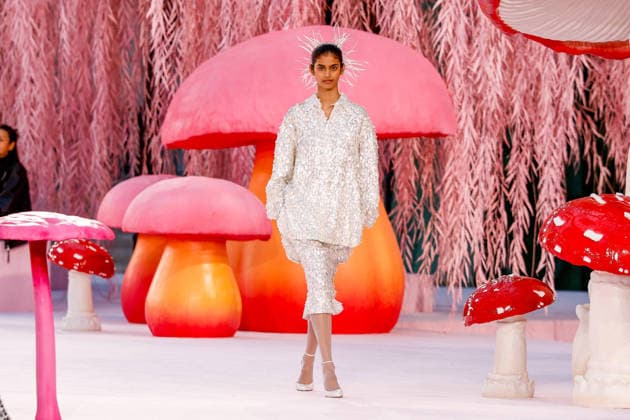 Runway Chanel Haute Couture Collection Spring Summer 2026 show as part of Paris Fashion Week PFW au Grand Palais, à Paris, France, le 27 janvier 2026 Runway Chanel Haute Couture Week Spring Summer 2026 show as part of Paris Fashion Week on January 27, 2026 in Paris, France Paris France  Copyright: xAgencex xBestimagexAgencex xBestimagex