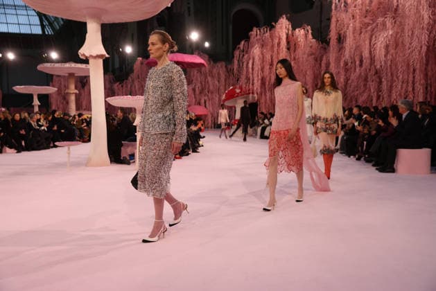 DeÌfileÌ Chanel Haute Couture printemps-eÌteÌ 2026 Model on the runway DeÌfileÌ Chanel Haute Couture printemps-eÌteÌ 2026 au Grand Palais Ã Paris le 27 janvier 2026. Chanel Haute Couture Spring Summer 2026 fashion show at the Grand Palais in Paris on January 27, 2026.  Copyright: xFabricexChasseryx