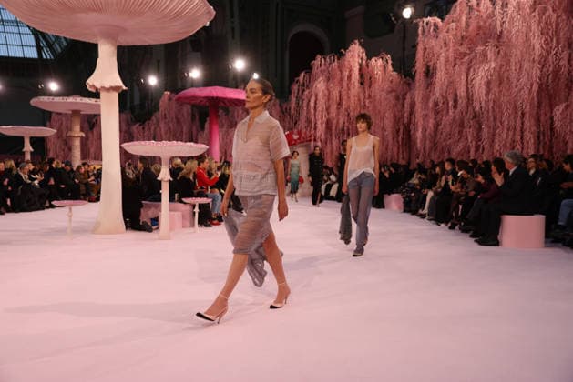DeÌfileÌ Chanel Haute Couture printemps-eÌteÌ 2026 Model on the runway DeÌfileÌ Chanel Haute Couture printemps-eÌteÌ 2026 au Grand Palais Ã Paris le 27 janvier 2026. Chanel Haute Couture Spring Summer 2026 fashion show at the Grand Palais in Paris on January 27, 2026.  Copyright: xFabricexChasseryx