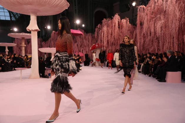 DeÌfileÌ Chanel Haute Couture printemps-eÌteÌ 2026 Model on the runway DeÌfileÌ Chanel Haute Couture printemps-eÌteÌ 2026 au Grand Palais Ã Paris le 27 janvier 2026. Chanel Haute Couture Spring Summer 2026 fashion show at the Grand Palais in Paris on January 27, 2026.  Copyright: xFabricexChasseryx