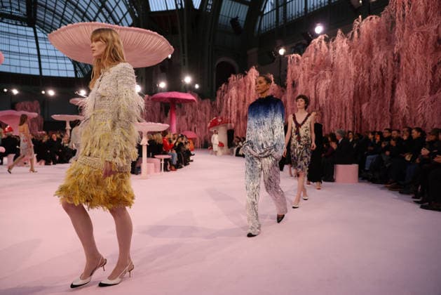 DeÌfileÌ Chanel Haute Couture printemps-eÌteÌ 2026 Model on the runway DeÌfileÌ Chanel Haute Couture printemps-eÌteÌ 2026 au Grand Palais Ã Paris le 27 janvier 2026. Chanel Haute Couture Spring Summer 2026 fashion show at the Grand Palais in Paris on January 27, 2026.  Copyright: xFabricexChasseryx