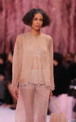 DeÌfileÌ Chanel Haute Couture printemps-eÌteÌ 2026 Model on the runway DeÌfileÌ Chanel Haute Couture printemps-eÌteÌ 2026 au Grand Palais Ã Paris le 27 janvier 2026. Chanel Haute Couture Spring Summer 2026 fashion show at the Grand Palais in Paris on January 27, 2026.  Copyright: xFabricexChasseryx