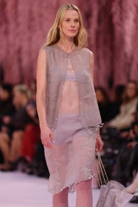 DeÌfileÌ Chanel Haute Couture printemps-eÌteÌ 2026 Model on the runway DeÌfileÌ Chanel Haute Couture printemps-eÌteÌ 2026 au Grand Palais Ã Paris le 27 janvier 2026. Chanel Haute Couture Spring Summer 2026 fashion show at the Grand Palais in Paris on January 27, 2026.  Copyright: xFabricexChasseryx