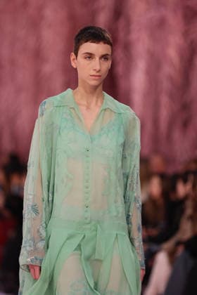 DeÌfileÌ Chanel Haute Couture printemps-eÌteÌ 2026 Model on the runway DeÌfileÌ Chanel Haute Couture printemps-eÌteÌ 2026 au Grand Palais Ã Paris le 27 janvier 2026. Chanel Haute Couture Spring Summer 2026 fashion show at the Grand Palais in Paris on January 27, 2026.  Copyright: xFabricexChasseryx