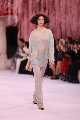 DeÌfileÌ Chanel Haute Couture printemps-eÌteÌ 2026 Model on the runway DeÌfileÌ Chanel Haute Couture printemps-eÌteÌ 2026 au Grand Palais Ã Paris le 27 janvier 2026. Chanel Haute Couture Spring Summer 2026 fashion show at the Grand Palais in Paris on January 27, 2026.  Copyright: xFabricexChasseryx