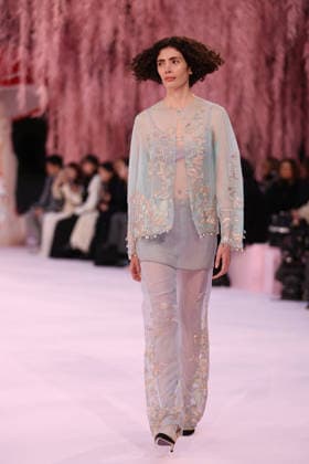 DeÌfileÌ Chanel Haute Couture printemps-eÌteÌ 2026 Model on the runway DeÌfileÌ Chanel Haute Couture printemps-eÌteÌ 2026 au Grand Palais Ã Paris le 27 janvier 2026. Chanel Haute Couture Spring Summer 2026 fashion show at the Grand Palais in Paris on January 27, 2026.  Copyright: xFabricexChasseryx