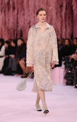 DeÌfileÌ Chanel Haute Couture printemps-eÌteÌ 2026 Model on the runway DeÌfileÌ Chanel Haute Couture printemps-eÌteÌ 2026 au Grand Palais Ã Paris le 27 janvier 2026. Chanel Haute Couture Spring Summer 2026 fashion show at the Grand Palais in Paris on January 27, 2026.  Copyright: xFabricexChasseryx