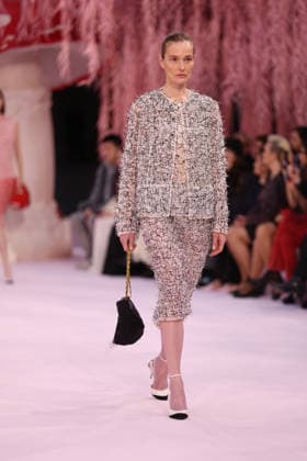 DeÌfileÌ Chanel Haute Couture printemps-eÌteÌ 2026 Model on the runway DeÌfileÌ Chanel Haute Couture printemps-eÌteÌ 2026 au Grand Palais Ã Paris le 27 janvier 2026. Chanel Haute Couture Spring Summer 2026 fashion show at the Grand Palais in Paris on January 27, 2026.  Copyright: xFabricexChasseryx