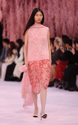 DeÌfileÌ Chanel Haute Couture printemps-eÌteÌ 2026 Model on the runway DeÌfileÌ Chanel Haute Couture printemps-eÌteÌ 2026 au Grand Palais Ã Paris le 27 janvier 2026. Chanel Haute Couture Spring Summer 2026 fashion show at the Grand Palais in Paris on January 27, 2026.  Copyright: xFabricexChasseryx