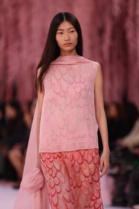 DeÌfileÌ Chanel Haute Couture printemps-eÌteÌ 2026 Model on the runway DeÌfileÌ Chanel Haute Couture printemps-eÌteÌ 2026 au Grand Palais Ã Paris le 27 janvier 2026. Chanel Haute Couture Spring Summer 2026 fashion show at the Grand Palais in Paris on January 27, 2026.  Copyright: xFabricexChasseryx