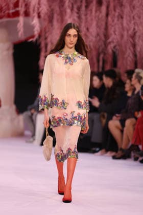 DeÌfileÌ Chanel Haute Couture printemps-eÌteÌ 2026 Model on the runway DeÌfileÌ Chanel Haute Couture printemps-eÌteÌ 2026 au Grand Palais Ã Paris le 27 janvier 2026. Chanel Haute Couture Spring Summer 2026 fashion show at the Grand Palais in Paris on January 27, 2026.  Copyright: xFabricexChasseryx
