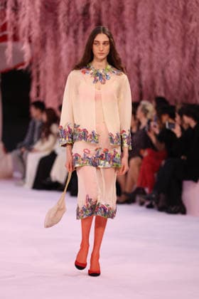 DeÌfileÌ Chanel Haute Couture printemps-eÌteÌ 2026 Model on the runway DeÌfileÌ Chanel Haute Couture printemps-eÌteÌ 2026 au Grand Palais Ã Paris le 27 janvier 2026. Chanel Haute Couture Spring Summer 2026 fashion show at the Grand Palais in Paris on January 27, 2026.  Copyright: xFabricexChasseryx