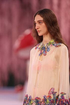 DeÌfileÌ Chanel Haute Couture printemps-eÌteÌ 2026 Model on the runway DeÌfileÌ Chanel Haute Couture printemps-eÌteÌ 2026 au Grand Palais Ã Paris le 27 janvier 2026. Chanel Haute Couture Spring Summer 2026 fashion show at the Grand Palais in Paris on January 27, 2026.  Copyright: xFabricexChasseryx