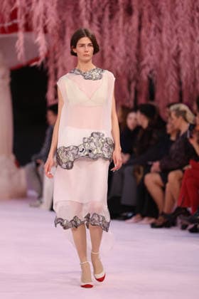 DeÌfileÌ Chanel Haute Couture printemps-eÌteÌ 2026 Model on the runway DeÌfileÌ Chanel Haute Couture printemps-eÌteÌ 2026 au Grand Palais Ã Paris le 27 janvier 2026. Chanel Haute Couture Spring Summer 2026 fashion show at the Grand Palais in Paris on January 27, 2026.  Copyright: xFabricexChasseryx