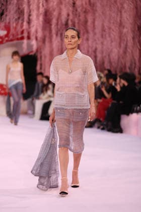DeÌfileÌ Chanel Haute Couture printemps-eÌteÌ 2026 Model on the runway DeÌfileÌ Chanel Haute Couture printemps-eÌteÌ 2026 au Grand Palais Ã Paris le 27 janvier 2026. Chanel Haute Couture Spring Summer 2026 fashion show at the Grand Palais in Paris on January 27, 2026.  Copyright: xFabricexChasseryx