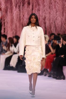 DeÌfileÌ Chanel Haute Couture printemps-eÌteÌ 2026 Model on the runway DeÌfileÌ Chanel Haute Couture printemps-eÌteÌ 2026 au Grand Palais Ã Paris le 27 janvier 2026. Chanel Haute Couture Spring Summer 2026 fashion show at the Grand Palais in Paris on January 27, 2026.  Copyright: xFabricexChasseryx