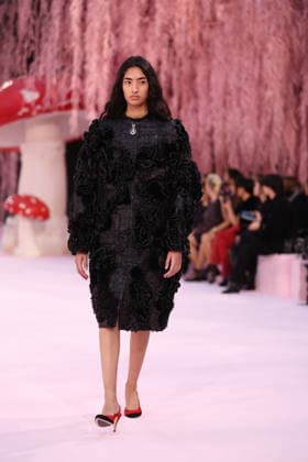 DeÌfileÌ Chanel Haute Couture printemps-eÌteÌ 2026 Model on the runway DeÌfileÌ Chanel Haute Couture printemps-eÌteÌ 2026 au Grand Palais Ã Paris le 27 janvier 2026. Chanel Haute Couture Spring Summer 2026 fashion show at the Grand Palais in Paris on January 27, 2026.  Copyright: xFabricexChasseryx