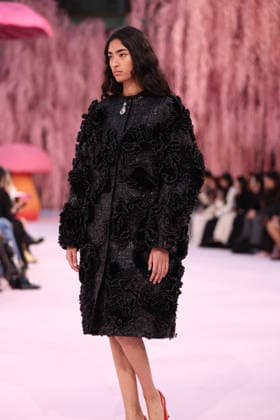 DeÌfileÌ Chanel Haute Couture printemps-eÌteÌ 2026 Model on the runway DeÌfileÌ Chanel Haute Couture printemps-eÌteÌ 2026 au Grand Palais Ã Paris le 27 janvier 2026. Chanel Haute Couture Spring Summer 2026 fashion show at the Grand Palais in Paris on January 27, 2026.  Copyright: xFabricexChasseryx