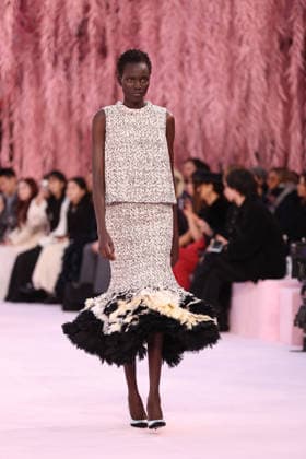 DeÌfileÌ Chanel Haute Couture printemps-eÌteÌ 2026 Model on the runway DeÌfileÌ Chanel Haute Couture printemps-eÌteÌ 2026 au Grand Palais Ã Paris le 27 janvier 2026. Chanel Haute Couture Spring Summer 2026 fashion show at the Grand Palais in Paris on January 27, 2026.  Copyright: xFabricexChasseryx