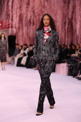 DeÌfileÌ Chanel Haute Couture printemps-eÌteÌ 2026 Model on the runway DeÌfileÌ Chanel Haute Couture printemps-eÌteÌ 2026 au Grand Palais Ã Paris le 27 janvier 2026. Chanel Haute Couture Spring Summer 2026 fashion show at the Grand Palais in Paris on January 27, 2026.  Copyright: xFabricexChasseryx