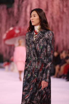 DeÌfileÌ Chanel Haute Couture printemps-eÌteÌ 2026 Model on the runway DeÌfileÌ Chanel Haute Couture printemps-eÌteÌ 2026 au Grand Palais Ã Paris le 27 janvier 2026. Chanel Haute Couture Spring Summer 2026 fashion show at the Grand Palais in Paris on January 27, 2026.  Copyright: xFabricexChasseryx