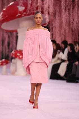 DeÌfileÌ Chanel Haute Couture printemps-eÌteÌ 2026 Model on the runway DeÌfileÌ Chanel Haute Couture printemps-eÌteÌ 2026 au Grand Palais Ã Paris le 27 janvier 2026. Chanel Haute Couture Spring Summer 2026 fashion show at the Grand Palais in Paris on January 27, 2026.  Copyright: xFabricexChasseryx