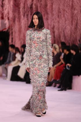 DeÌfileÌ Chanel Haute Couture printemps-eÌteÌ 2026 Model on the runway DeÌfileÌ Chanel Haute Couture printemps-eÌteÌ 2026 au Grand Palais Ã Paris le 27 janvier 2026. Chanel Haute Couture Spring Summer 2026 fashion show at the Grand Palais in Paris on January 27, 2026.  Copyright: xFabricexChasseryx
