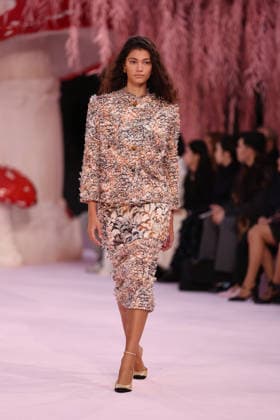 DeÌfileÌ Chanel Haute Couture printemps-eÌteÌ 2026 Model on the runway DeÌfileÌ Chanel Haute Couture printemps-eÌteÌ 2026 au Grand Palais Ã Paris le 27 janvier 2026. Chanel Haute Couture Spring Summer 2026 fashion show at the Grand Palais in Paris on January 27, 2026.  Copyright: xFabricexChasseryx