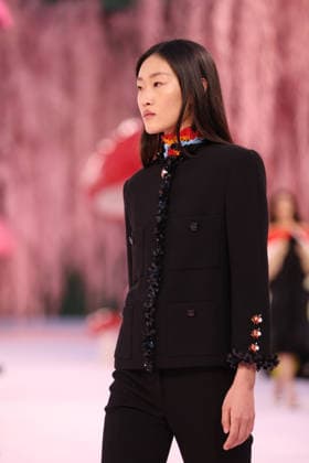 DeÌfileÌ Chanel Haute Couture printemps-eÌteÌ 2026 Model on the runway DeÌfileÌ Chanel Haute Couture printemps-eÌteÌ 2026 au Grand Palais Ã Paris le 27 janvier 2026. Chanel Haute Couture Spring Summer 2026 fashion show at the Grand Palais in Paris on January 27, 2026.  Copyright: xFabricexChasseryx