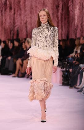 DeÌfileÌ Chanel Haute Couture printemps-eÌteÌ 2026 Model on the runway DeÌfileÌ Chanel Haute Couture printemps-eÌteÌ 2026 au Grand Palais Ã Paris le 27 janvier 2026. Chanel Haute Couture Spring Summer 2026 fashion show at the Grand Palais in Paris on January 27, 2026.  Copyright: xFabricexChasseryx