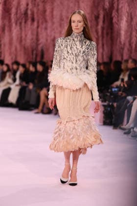 DeÌfileÌ Chanel Haute Couture printemps-eÌteÌ 2026 Model on the runway DeÌfileÌ Chanel Haute Couture printemps-eÌteÌ 2026 au Grand Palais Ã Paris le 27 janvier 2026. Chanel Haute Couture Spring Summer 2026 fashion show at the Grand Palais in Paris on January 27, 2026.  Copyright: xFabricexChasseryx