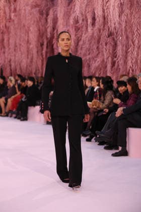 DeÌfileÌ Chanel Haute Couture printemps-eÌteÌ 2026 Model on the runway DeÌfileÌ Chanel Haute Couture printemps-eÌteÌ 2026 au Grand Palais Ã Paris le 27 janvier 2026. Chanel Haute Couture Spring Summer 2026 fashion show at the Grand Palais in Paris on January 27, 2026.  Copyright: xFabricexChasseryx