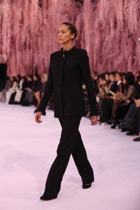 DeÌfileÌ Chanel Haute Couture printemps-eÌteÌ 2026 Model on the runway DeÌfileÌ Chanel Haute Couture printemps-eÌteÌ 2026 au Grand Palais Ã Paris le 27 janvier 2026. Chanel Haute Couture Spring Summer 2026 fashion show at the Grand Palais in Paris on January 27, 2026.  Copyright: xFabricexChasseryx