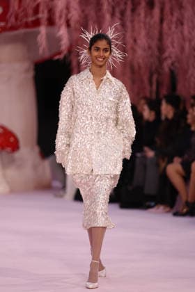 DeÌfileÌ Chanel Haute Couture printemps-eÌteÌ 2026 Model on the runway DeÌfileÌ Chanel Haute Couture printemps-eÌteÌ 2026 au Grand Palais Ã Paris le 27 janvier 2026. Chanel Haute Couture Spring Summer 2026 fashion show at the Grand Palais in Paris on January 27, 2026.  Copyright: xFabricexChasseryx