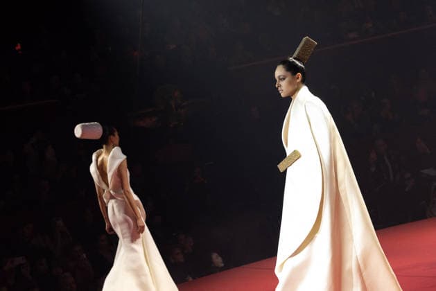 PFW - Stephane Rolland Runway A model walks the runway during the Stéphane Rolland Haute Couture Week Spring Summer 2026 show as part of Paris Fashion Week on January 27, 2026 in Paris, France. Photo by Alexis Jumeau ABACAPRESS.COM Paris France  Copyright: xJumeauxAlexis ABACAx