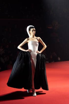 PFW - Stephane Rolland Runway A model walks the runway during the Stéphane Rolland Haute Couture Week Spring Summer 2026 show as part of Paris Fashion Week on January 27, 2026 in Paris, France. Photo by Alexis Jumeau ABACAPRESS.COM Paris France  Copyright: xJumeauxAlexis ABACAx