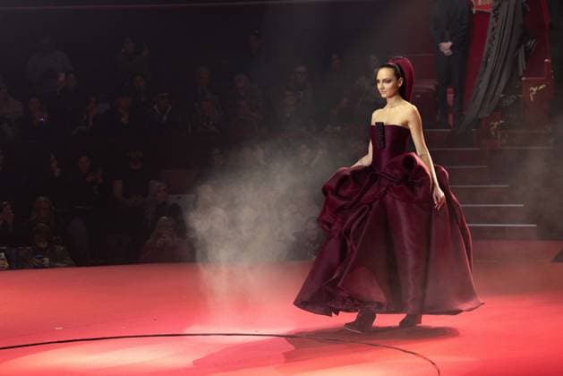 PFW - Stephane Rolland Runway A model walks the runway during the Stéphane Rolland Haute Couture Week Spring Summer 2026 show as part of Paris Fashion Week on January 27, 2026 in Paris, France. Photo by Alexis Jumeau ABACAPRESS.COM Paris France  Copyright: xJumeauxAlexis ABACAx