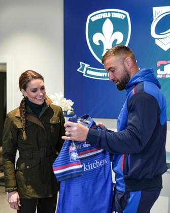 The Princess of Wales Visits Communities in the North of England 27 01 2026. Wakefield, UK. The Princess of Wales during a visit to Wakefield Trinity Rugby League club. Her Royal Highness met Marc Lovering, the RFL™s Director of Performance and Development. The Princess then joined a session with the In Touch programme, which provides an open space for elderly people within the local community to help tackle social isolation by hosting quizzes, workshops and stadium tours. The Princess also met with young people from Wakefield™s Inspiring Futures programme, which supports those who are at risk of anti-social behaviour and youth crime through goal setting, stress management, and teamwork. Finally, Her Royal Highness headed out to the rug  Copyright: xPetexMaclainex xAvalonx 1069815603