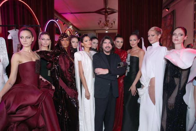 Stephane Rolland, his models, including on the right Nieves Alvarez, Adriana Karembeu and Coco Rocha, at the greeting of the Stephane Rolland Haute Couture Spring Summer 2026 show as part of Paris Fashion Week PFW at the Cirque dHiver Bouglione, Paris, France, January 27, 2026 Bertrand Rindoff Bestimage Greeting Stephane Rolland Haute Couture Spring Summer 2026 show as part of Paris Fashion Week on January 27, 2026 in Paris, France Paris France Copyright: xBERTRANDxRINDOFFxPETROFFx xBESTIMAGExBERTRANDxRINDOFFxPETROFFx xBESTIMAGEx