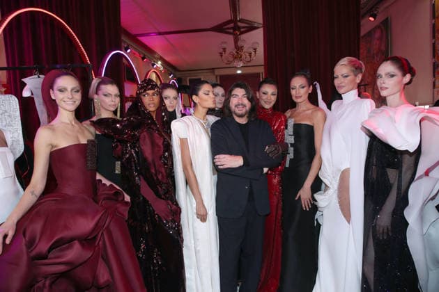 Stephane Rolland, his models, including on the right Nieves Alvarez, Adriana Karembeu and Coco Rocha, at the greeting of the Stephane Rolland Haute Couture Spring Summer 2026 show as part of Paris Fashion Week PFW at the Cirque dHiver Bouglione, Paris, France, January 27, 2026 Bertrand Rindoff Bestimage Greeting Stephane Rolland Haute Couture Spring Summer 2026 show as part of Paris Fashion Week on January 27, 2026 in Paris, France Paris France Copyright: xBERTRANDxRINDOFFxPETROFFx xBESTIMAGExBERTRANDxRINDOFFxPETROFFx xBESTIMAGEx